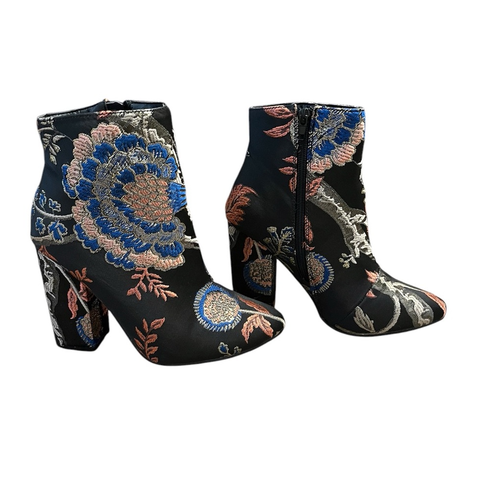 JUSTFAB Multi Color Black Blue Gold Orange Fabric Boots Size: 7 1/2